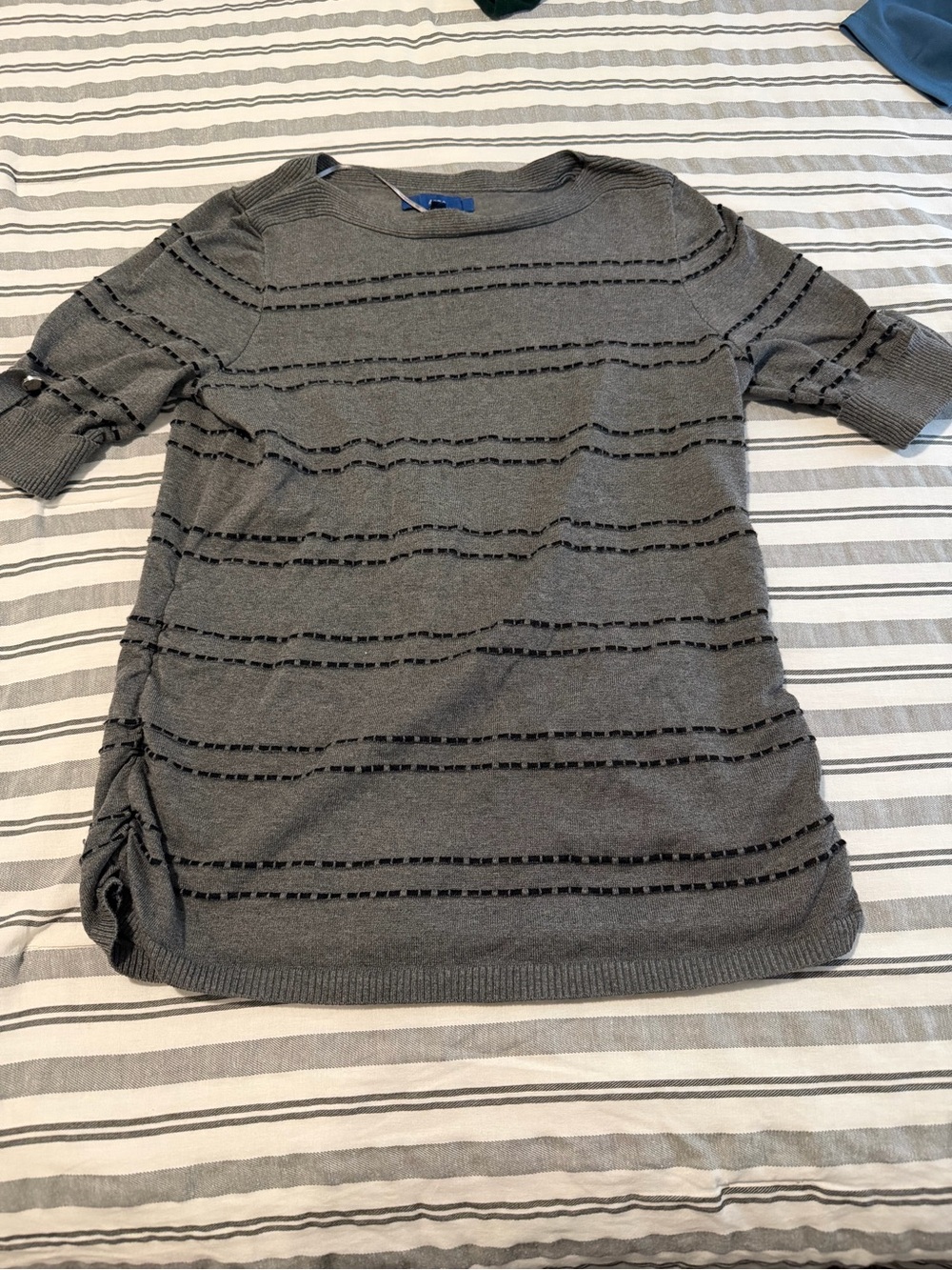 Women’s Gray Short-Sleeve Knit Sweater Size L